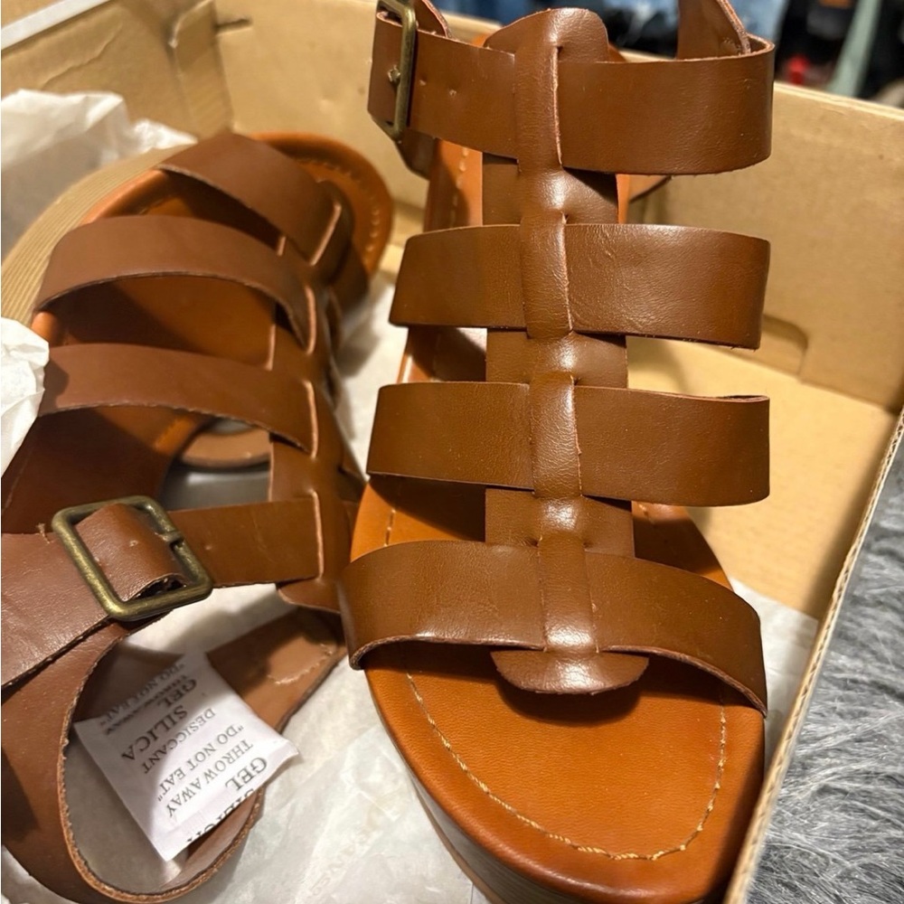 Arizona Jean Co. Tan Strappy Gladiator Wedge Sandals - Size 7